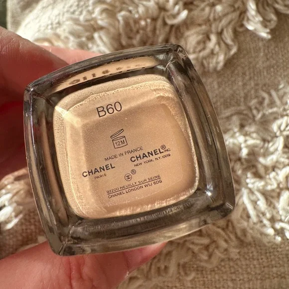 Chanel LES BEIGES foundation B60 - Picture 5 of 5